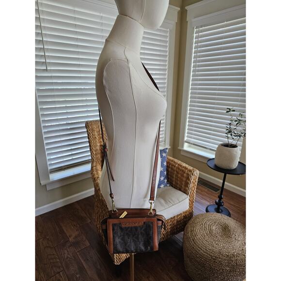 Michael Michael Kors Selma Mini Messenger Leather Crossbody Bag - Picture 4 of 16